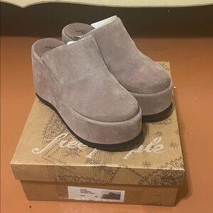 Free People Avery Closed Toe Platform